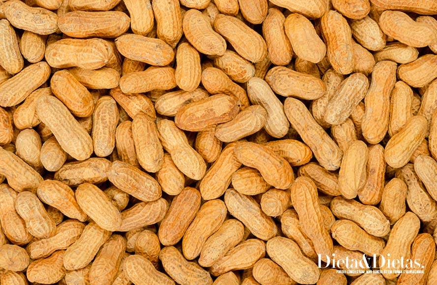 Nutrientes e vitaminas do amendoim